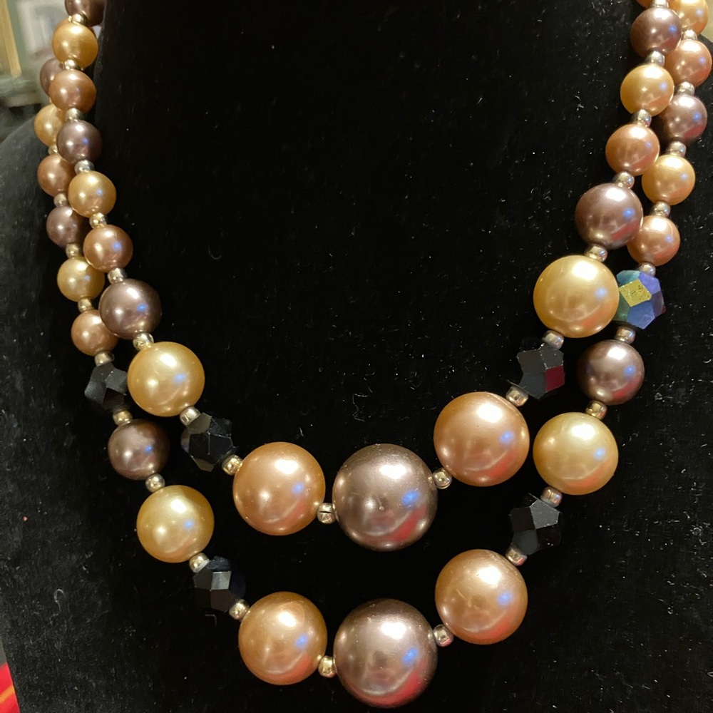 JAPAN NECKLACE WITH GRADUATED PEARLS AND OIL SLICK FACETED CRYSTALS - Picture 5 of 15
